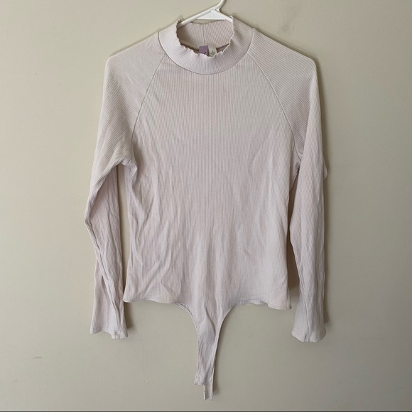 Francesca’s Women’s Cream Turtleneck Body Suit Size L - Picture 1 of 3